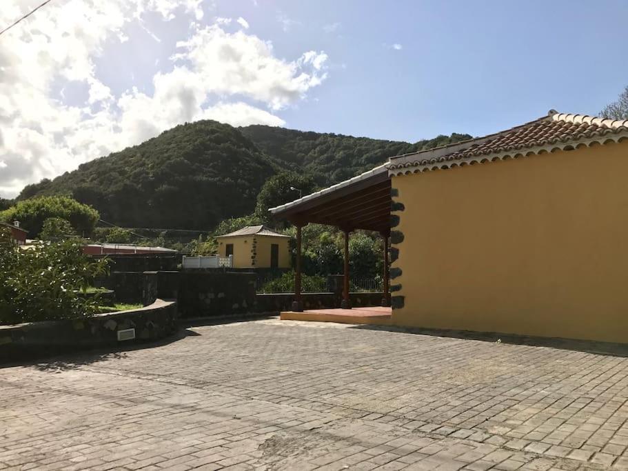 Вілла Rustic House La Montana Бренья-Баха Екстер'єр фото