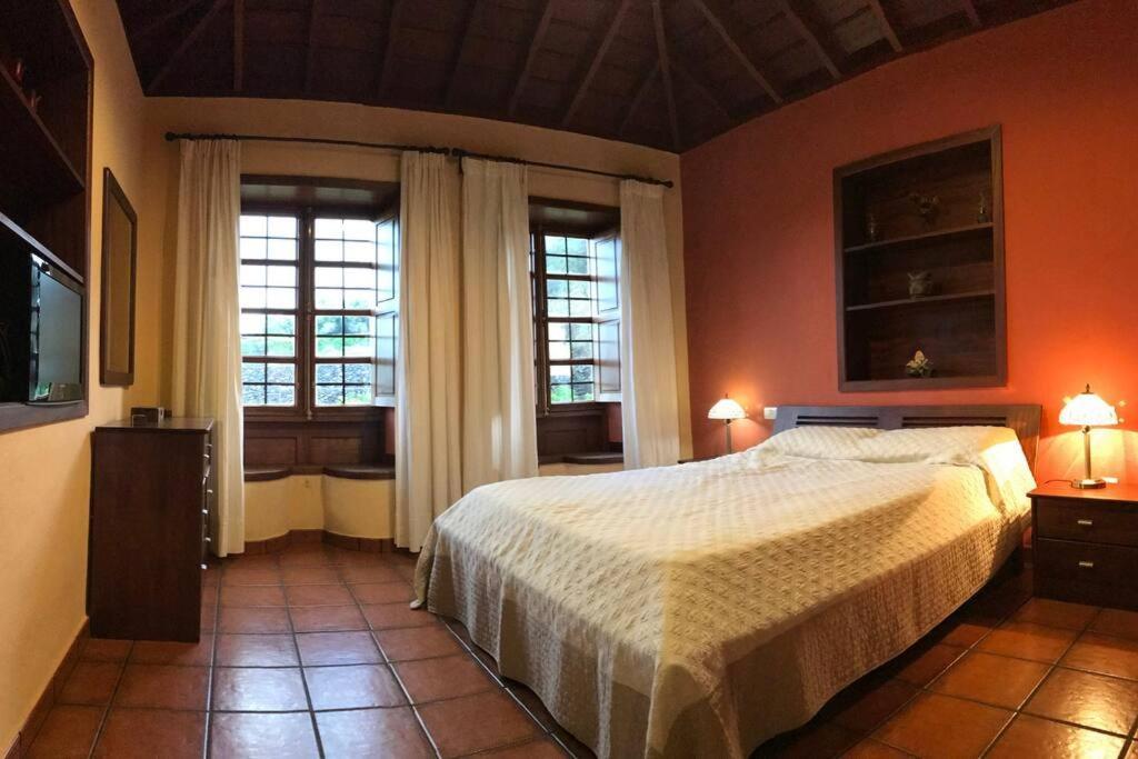 Вілла Rustic House La Montana Бренья-Баха Екстер'єр фото