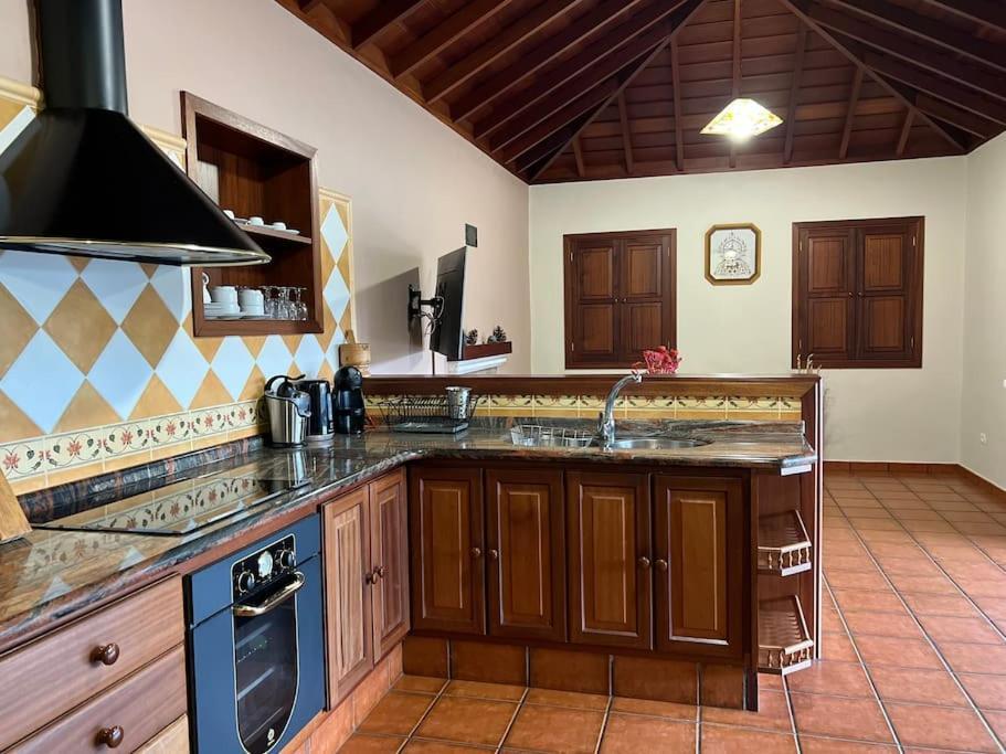 Вілла Rustic House La Montana Бренья-Баха Екстер'єр фото