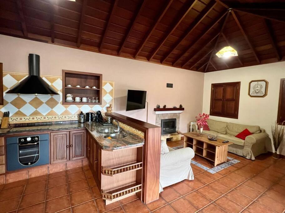 Вілла Rustic House La Montana Бренья-Баха Екстер'єр фото